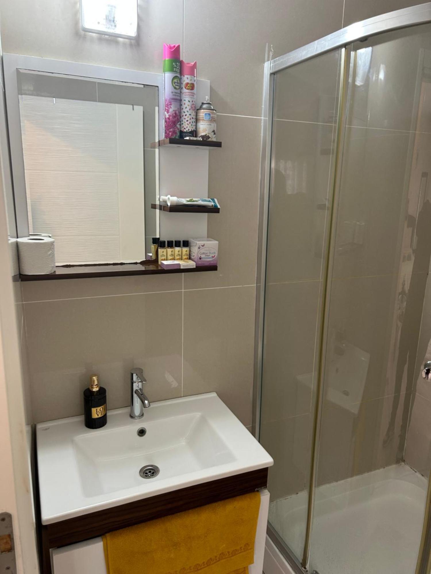 Apartment New In The Middle Of Famagusta & Netflix