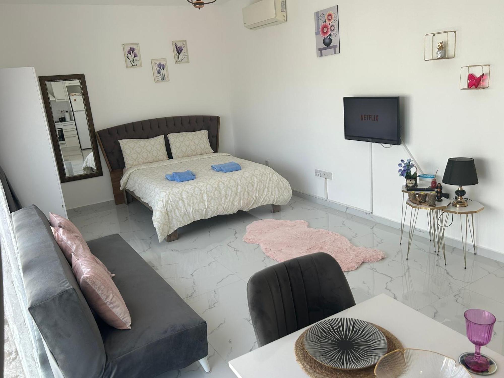 New In The Middle Of Famagusta & Netflix Apartment *