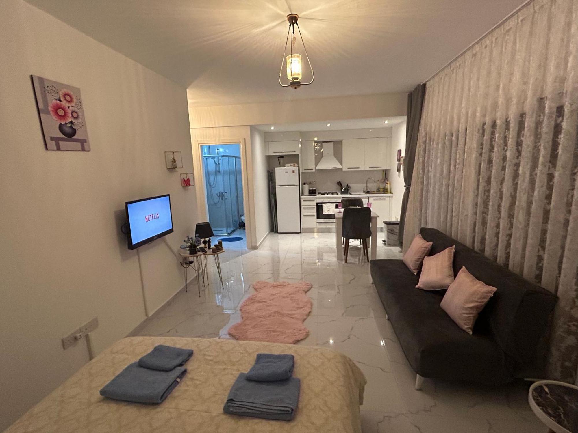 New In The Middle Of Famagusta & Netflix Apartment