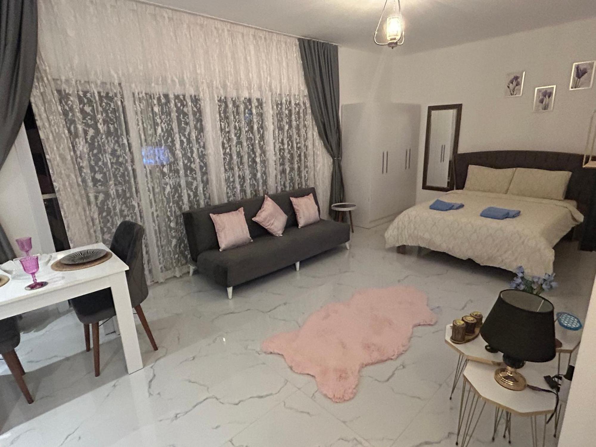 New In The Middle Of Famagusta & Netflix * Αμμόχωστος